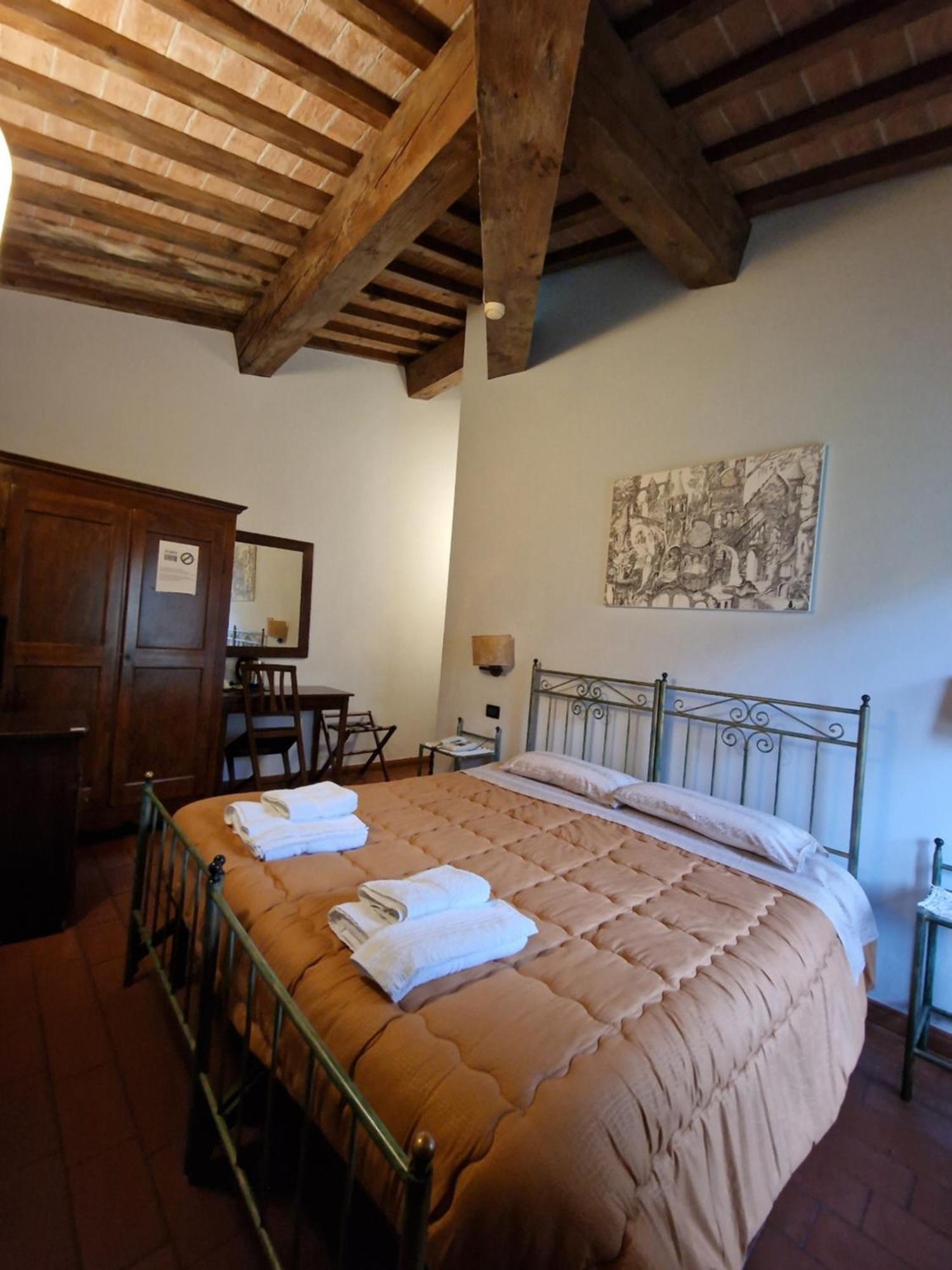 Hotel Ristorante Casa Volpi อาเรซโซ ภายนอก รูปภาพ
