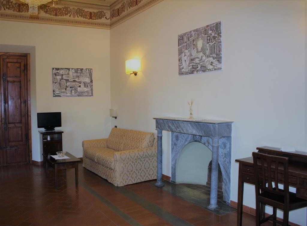Hotel Ristorante Casa Volpi อาเรซโซ ภายนอก รูปภาพ