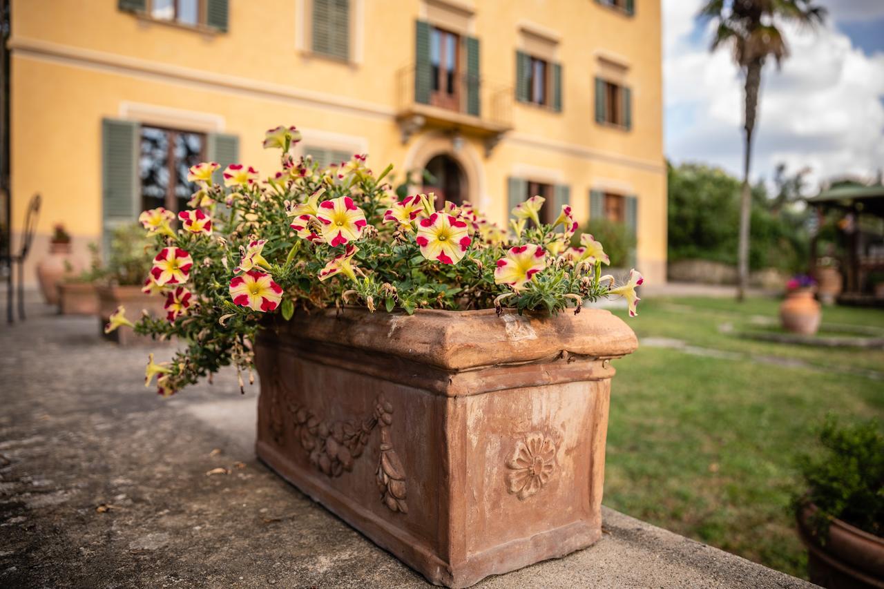Hotel Ristorante Casa Volpi อาเรซโซ ภายนอก รูปภาพ